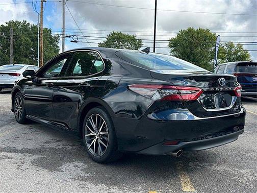 2023 Toyota Camry Hybrid XLE