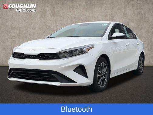 Snow White Pearl 2023 Kia Forte LXS