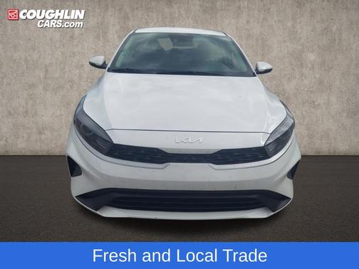 Snow White Pearl 2023 Kia Forte LXS