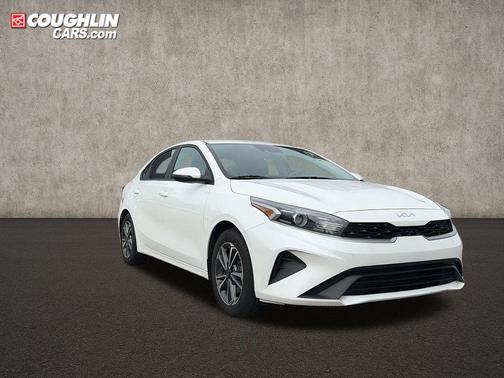 Snow White Pearl 2023 Kia Forte LXS