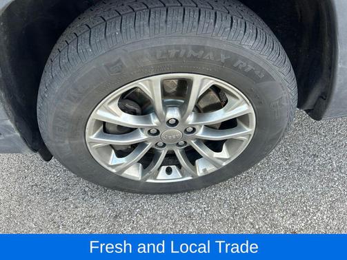 Velvet Red Pearlcoat 2019 Jeep Cherokee Latitude Plus