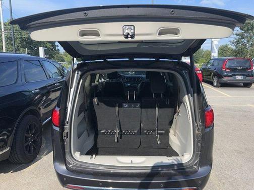 2018 Chrysler Pacifica Touring-L