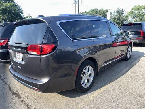 2018 Chrysler Pacifica Touring-L