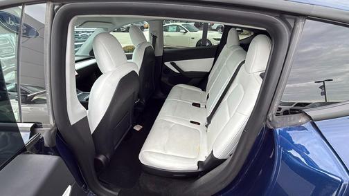 2022 Tesla Model Y Long Range Dual Motor All-Wheel Drive