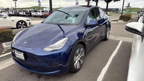 2022 Tesla Model Y Long Range Dual Motor All-Wheel Drive