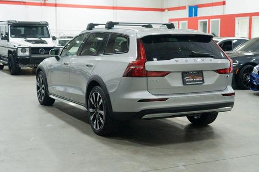 2023 Volvo V60 Cross Country B5 Ultimate