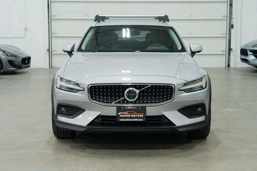 2023 Volvo V60 Cross Country B5 Ultimate