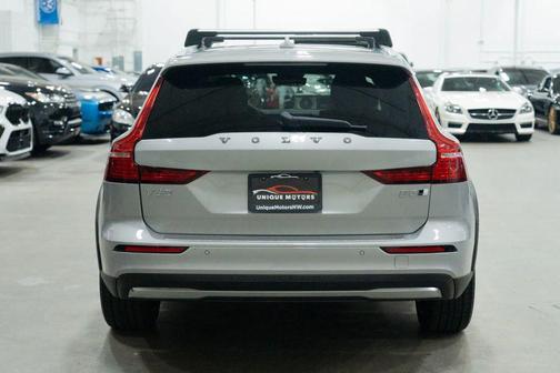 2023 Volvo V60 Cross Country B5 Ultimate