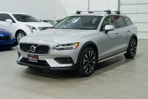2023 Volvo V60 Cross Country B5 Ultimate