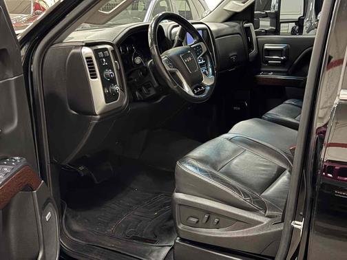 Onyx Black 2019 GMC Sierra 2500 SLT