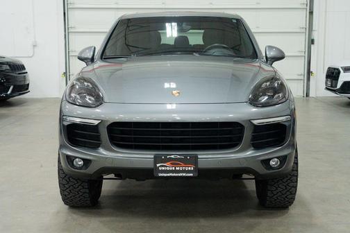 Meteor Gray Metallic 2016 Porsche Cayenne Cayenne