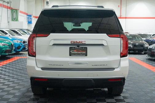 White Frost Tricoat 2024 GMC Yukon Denali