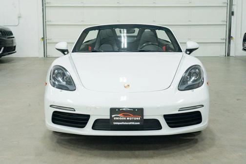 2019 Porsche 718 Boxster Roadster 2D