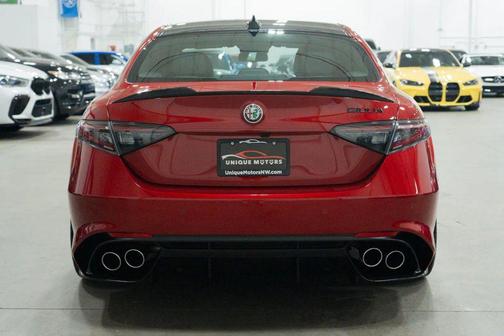 2024 Alfa Romeo Giulia Quadrifoglio