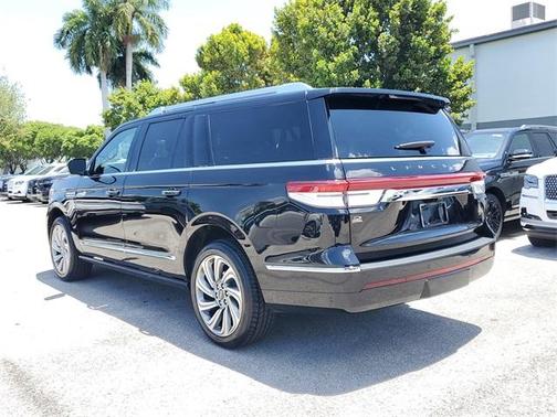 2022 Lincoln Navigator L Reserve