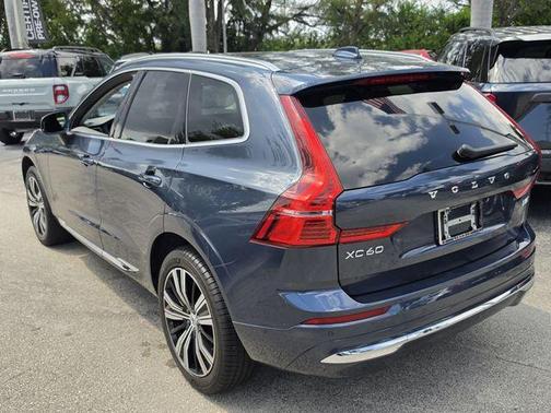 Denim Blue Metallic 2022 Volvo XC60 B6 Inscription