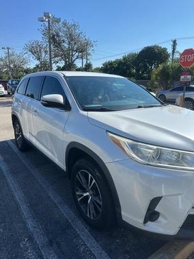 2019 Toyota Highlander LE