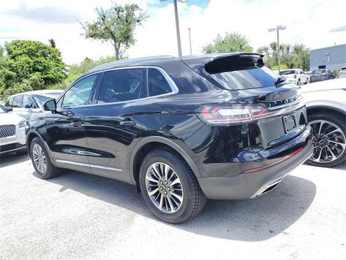 2022 Lincoln Nautilus Standard