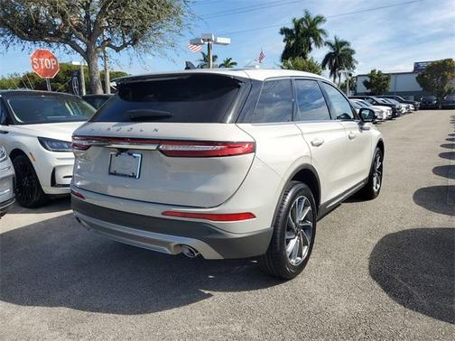 2023 Lincoln Corsair Standard