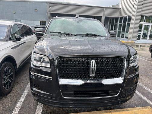 Black Metallic 2023 Lincoln Navigator Reserve