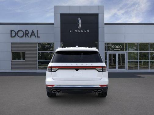 White Metallic 2026 Lincoln Aviator Premiere