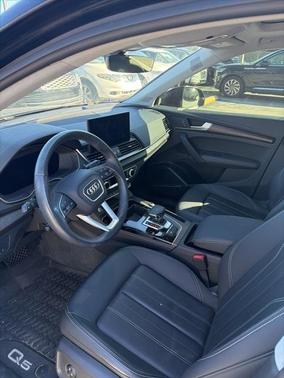 2023 Audi Q5 45 S line quattro Premium