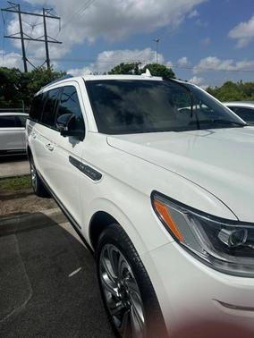 2022 Lincoln Navigator Standard