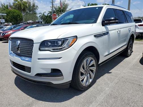 2022 Lincoln Navigator Standard