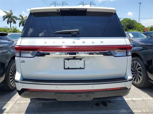 2022 Lincoln Navigator Standard