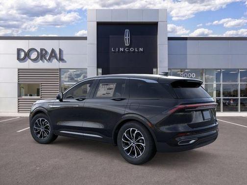 Black Metallic 2026 Lincoln Nautilus Premiere