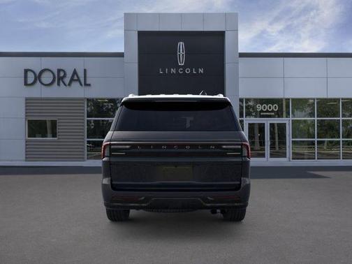 Black Metallic 2026 Lincoln Navigator Reserve
