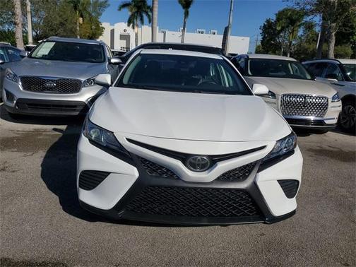 2020 Toyota Camry SE