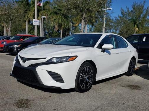 2020 Toyota Camry SE