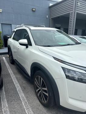 2023 Nissan Pathfinder Platinum
