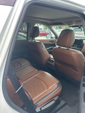 2023 Nissan Pathfinder Platinum