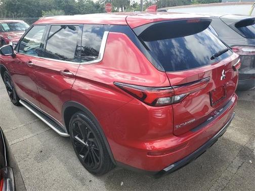2022 Mitsubishi Outlander SE