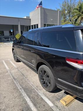 2023 Lincoln Navigator L Reserve