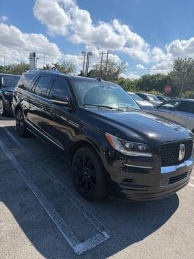 2023 Lincoln Navigator L Reserve