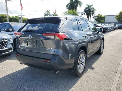 2021 Toyota RAV4 XLE Premium