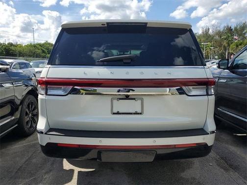 2023 Lincoln Navigator L Reserve