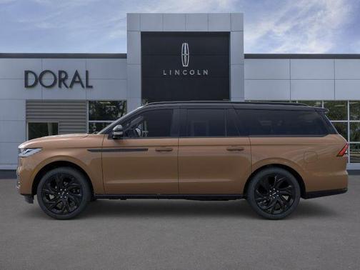 Metallic 2026 Lincoln Navigator L Black Label