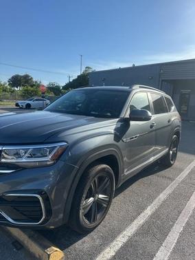 2021 Volkswagen Atlas 3.6 V6 SE w/ Technology R-Line