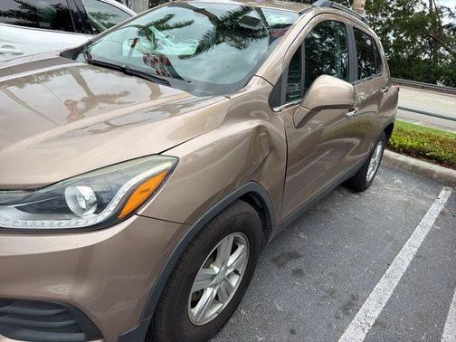 Sandy Ridge Metallic 2018 Chevrolet Trax LT