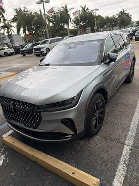Radiance Metallic 2025 Lincoln Nautilus Premiere