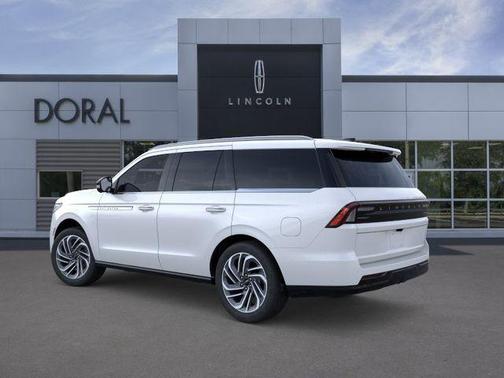 Crystal White 2026 Lincoln Navigator Reserve