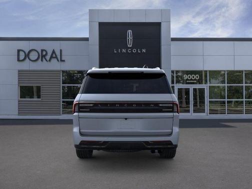 Gray Mist 2026 Lincoln Navigator Premiere