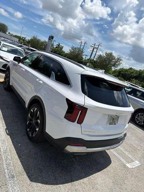 Glacial White Pearl 2025 Kia Sorento EX