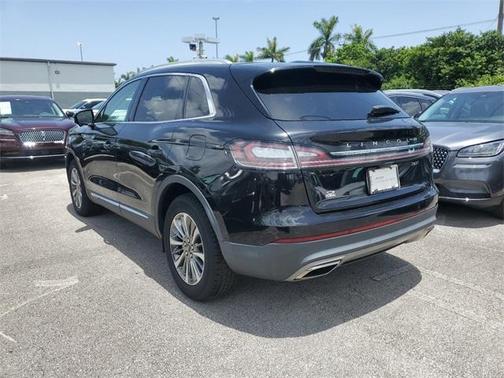 2019 Lincoln Nautilus Select