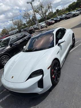 2022 Porsche Taycan GTS