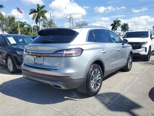 2022 Lincoln Nautilus Reserve